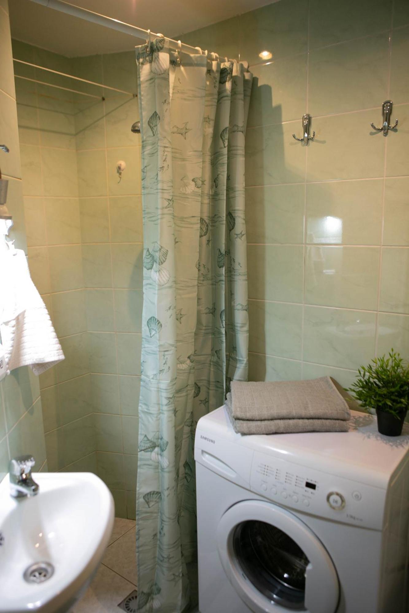 Center Of City Apartments, Bus Station 1Min, Airport 5 Min 탈린 외부 사진